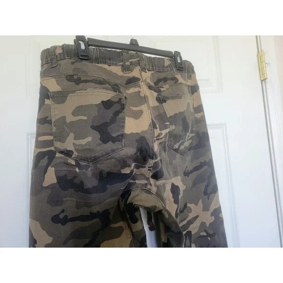 Men's Victorious Camo Cargo Jogger Pants - Size XL - Picture 5 of 7